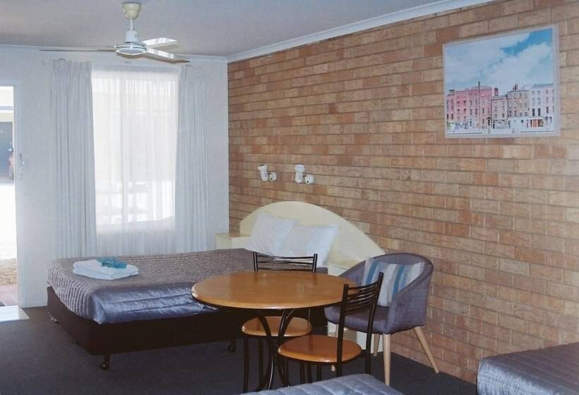 Семейный Номер, Shady Rest Motel