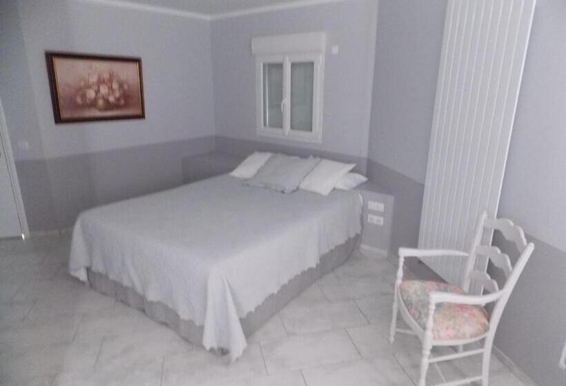 适合残疾人士使用的带超级大床的标准间, Au Relais Provencal