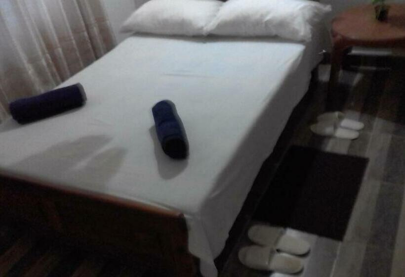 Номер Economy, Elephant Safari Lodge Sigiriya Junction