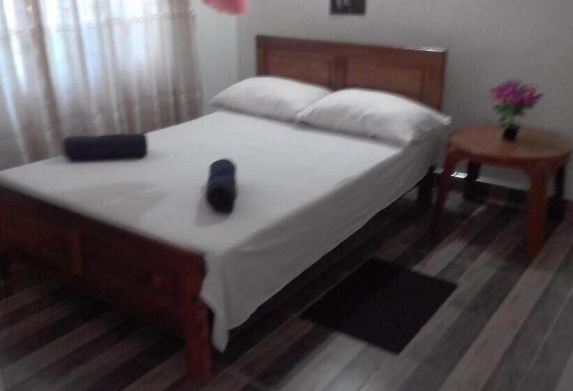 Номер Economy, Elephant Safari Lodge Sigiriya Junction