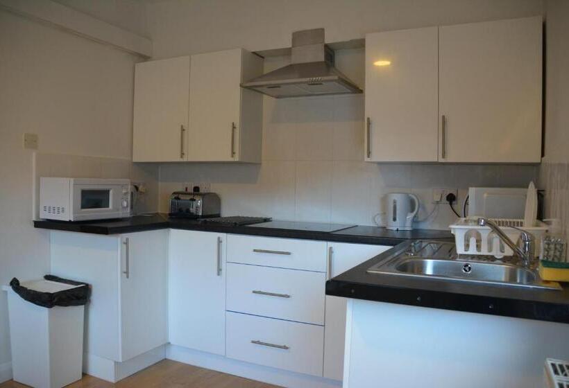 Семейный Номер, Bow Guest House