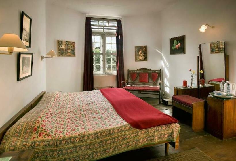 Номер Стандарт, Neemrana S Wallwood Garden