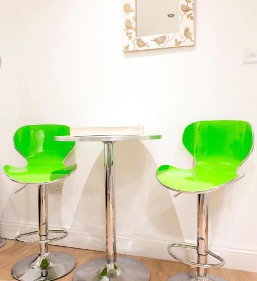 스탠다드 스튜디오, Cambridge City Rooms By Paymán Club