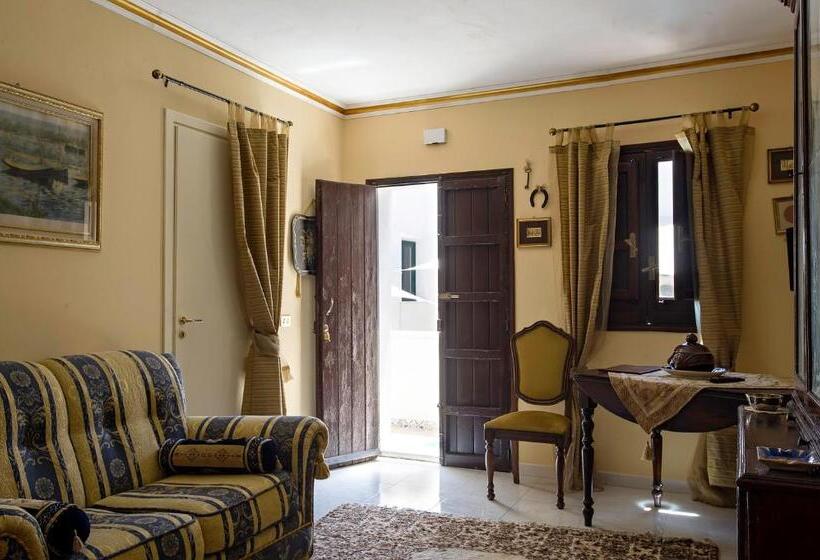 غرفة قياسية رباعية مزودة بشُرفة, Meliaresort Dimore Storiche