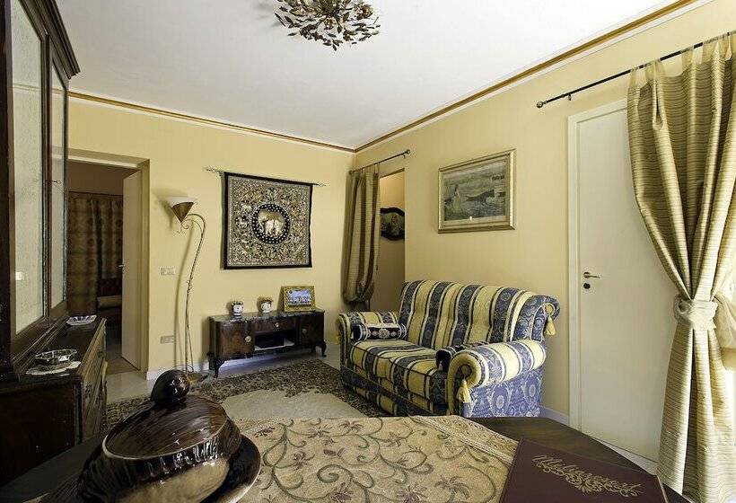 غرفة قياسية رباعية مزودة بشُرفة, Meliaresort Dimore Storiche