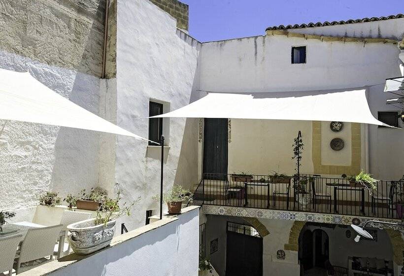 غرفة قياسية رباعية مزودة بشُرفة, Meliaresort Dimore Storiche
