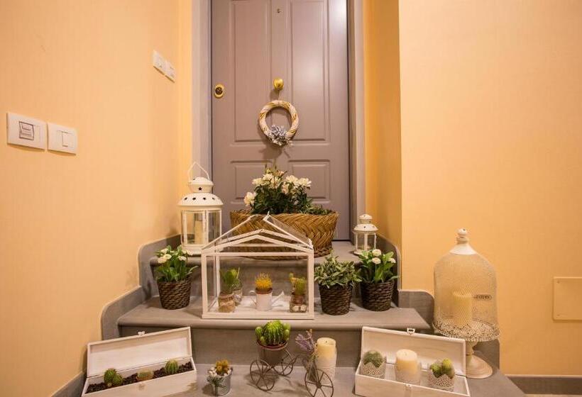اتاق لوکس سه تخته, La Vecchia Tenenza B&b