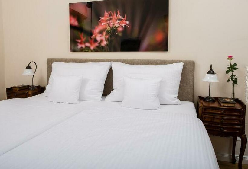 Полулюкс, Altstadthotel Treysa