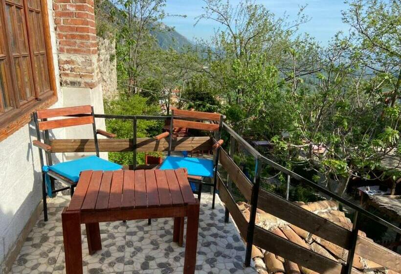 四人标准间, Rooms Merlika  Inside The Castle