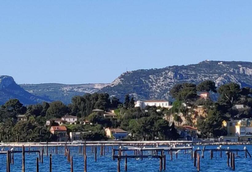 اتاق استاندارد با چشم‌انداز دریا, Villa Chateau Les Terrasses, Tamaris, Vues Mer Exceptionnelles Au Calme, Mer Et Plage à 2mn à Pied