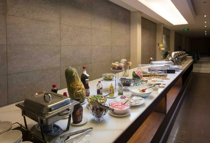 Люкс Deluxe Кровать Кинг, Grand Lily Hotel Suites