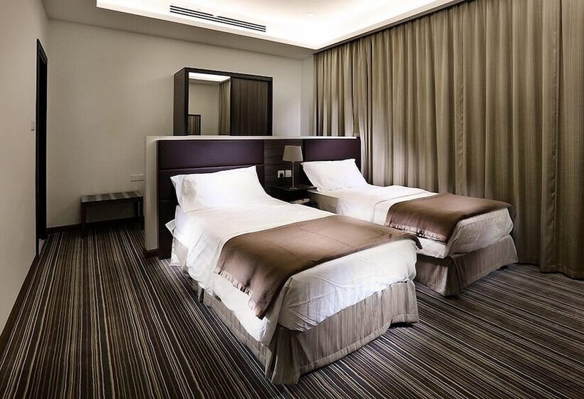 Люкс Повышенной Комфортности, Grand Lily Hotel Suites
