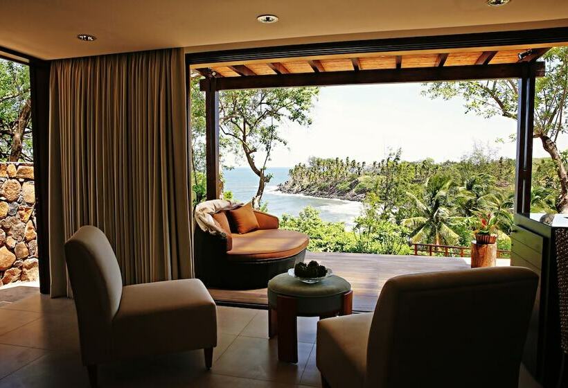 اتاق لوکس با تخت بزرگ, Las Flores Resort