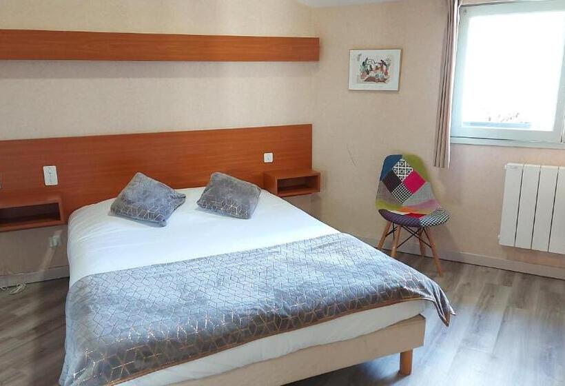 Номер Стандарт Трехместный, Logis Hôtel Vannes Nord Le Clos Des Hortensias