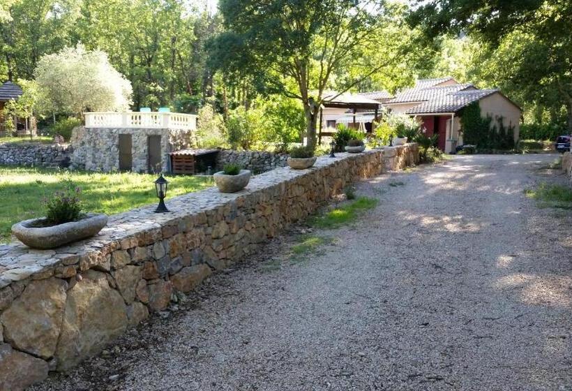 Номер Стандарт, Le Donjon Des Combes Et Son Spa