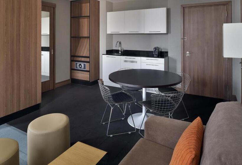 Люкс Кровать Кинг, Aloft Dhahran