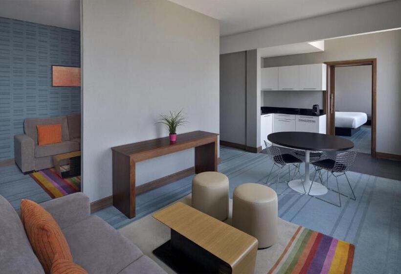 Люкс Кровать Кинг, Aloft Dhahran