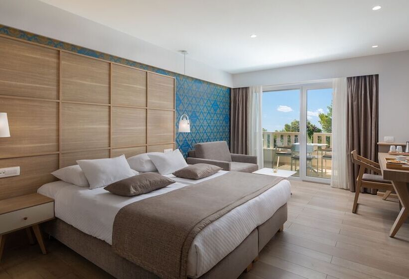 غرفة سوبيريور ذات إطلالة جانبية على البحر, Tamaris