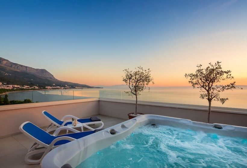 غرفة دور أخير, Tamaris