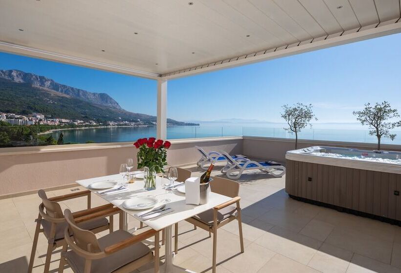 غرفة دور أخير, Tamaris