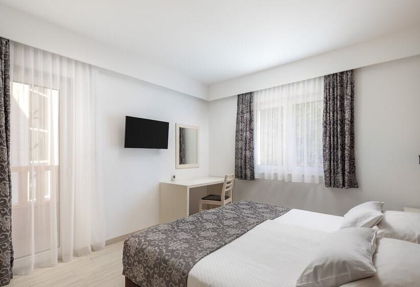 شقة غرفتين نوم إطلالة جانبية على البحر, Tamaris