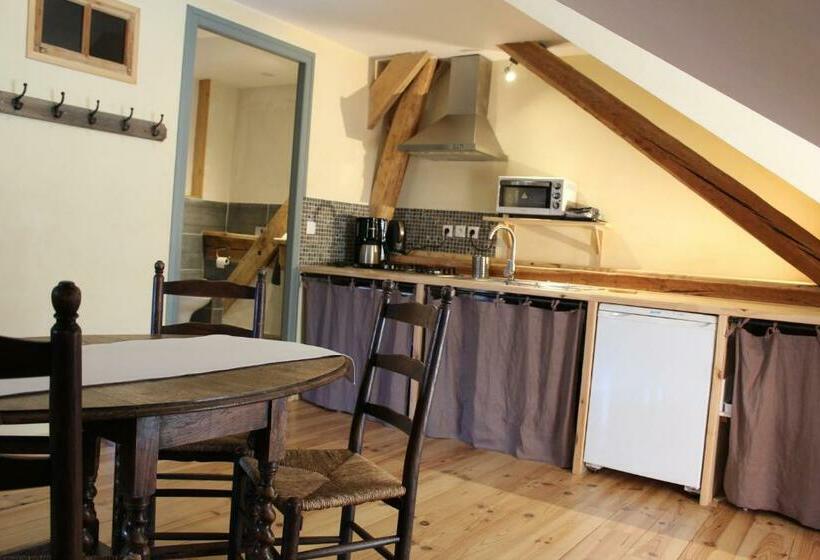 חדר סטודיו סטנדרד, Yak Avenir