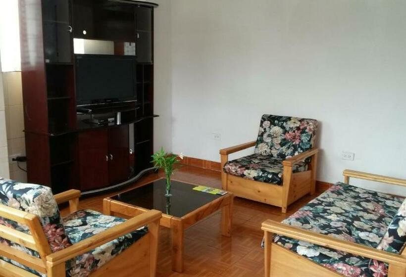 Люкс, Hostal El Parque Tababela