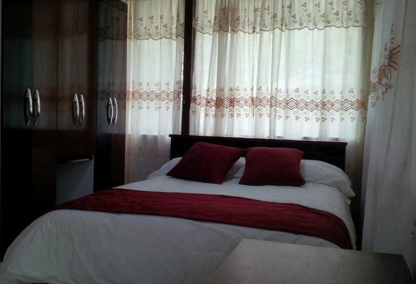 Люкс Повышенной Комфортности, Hostal El Parque Tababela