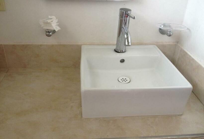 Quarto Triplo Estandar, Tacuara