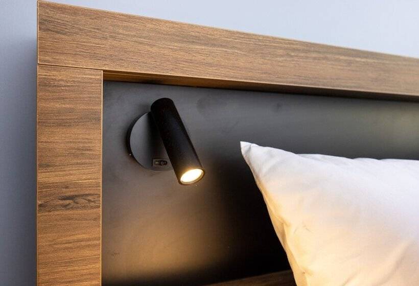 Номер Стандарт, Haka House Wellington