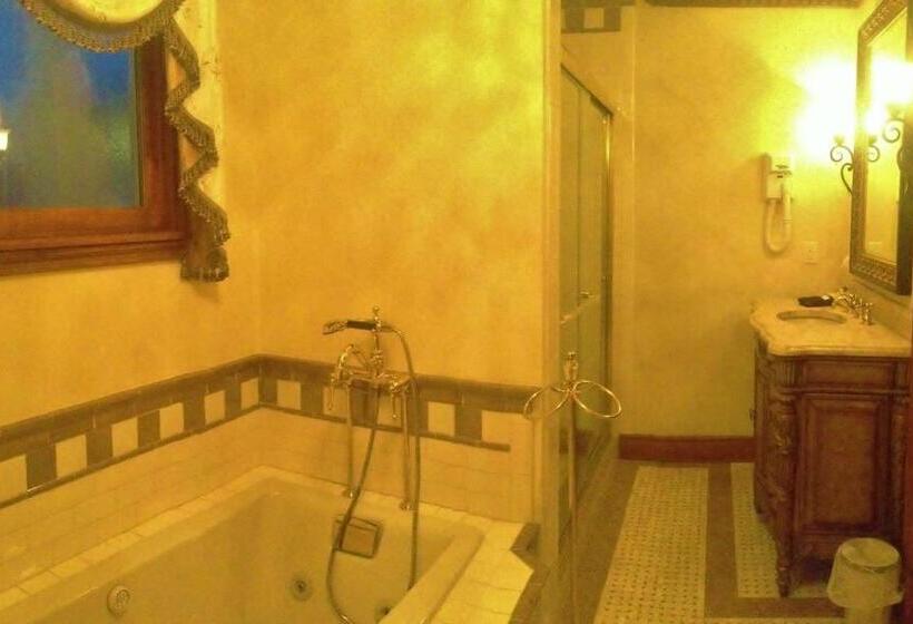 חדר סטנדרט עם ג'קוזי, The Hotel Magnolia