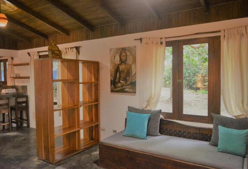 Дом 3 Спальни, Indigo Yoga Surf Resort