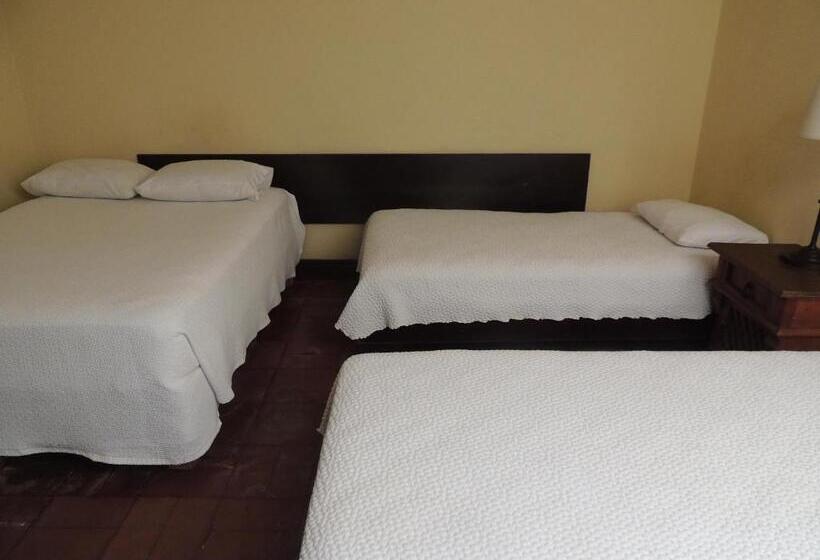 غرفة قياسية رباعية, 1915 Inn & Suites