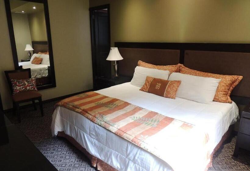 جناح جونيور, 1915 Inn & Suites
