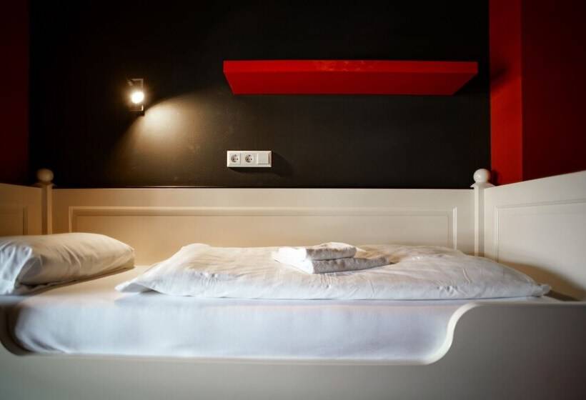 Quarto Estandar, Alpenliebe Design