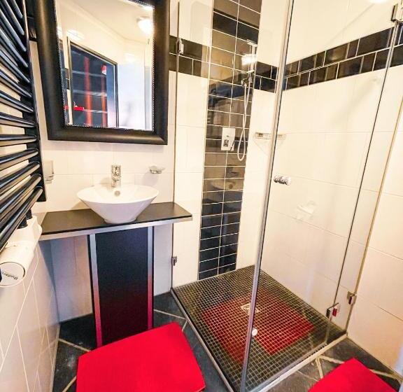 Quarto Estandar, Alpenliebe Design