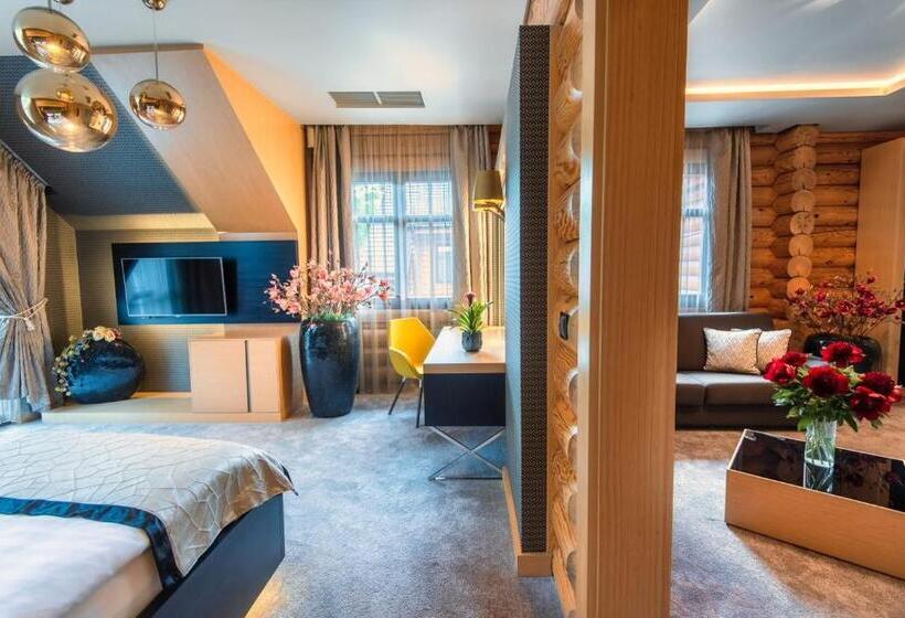 جناح, Avalon Resort & Spa