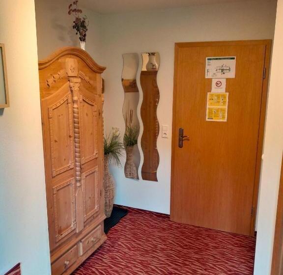 高级单人间, Gästehaus Krone