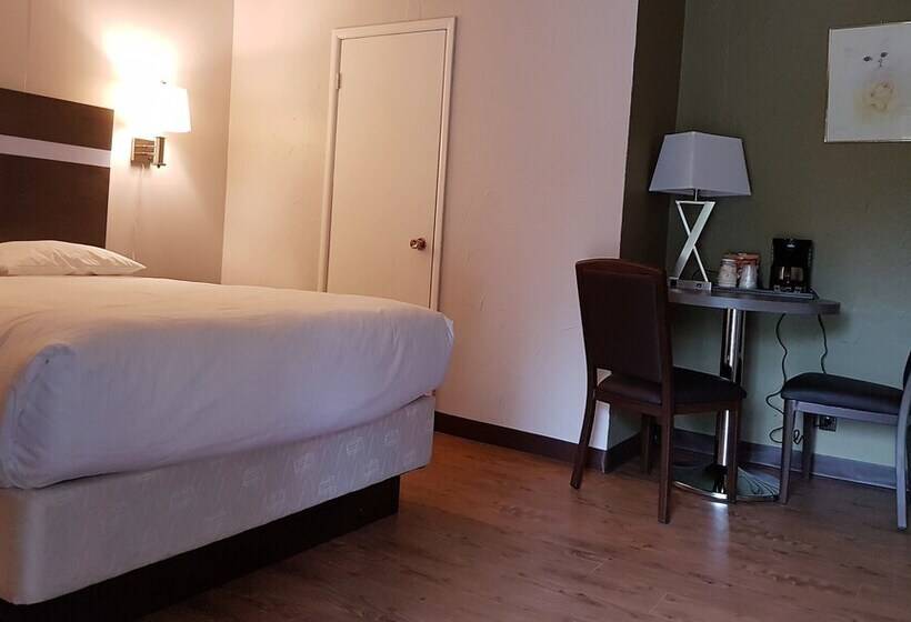 Семейный Номер, Holiday Motel & Rv Resort