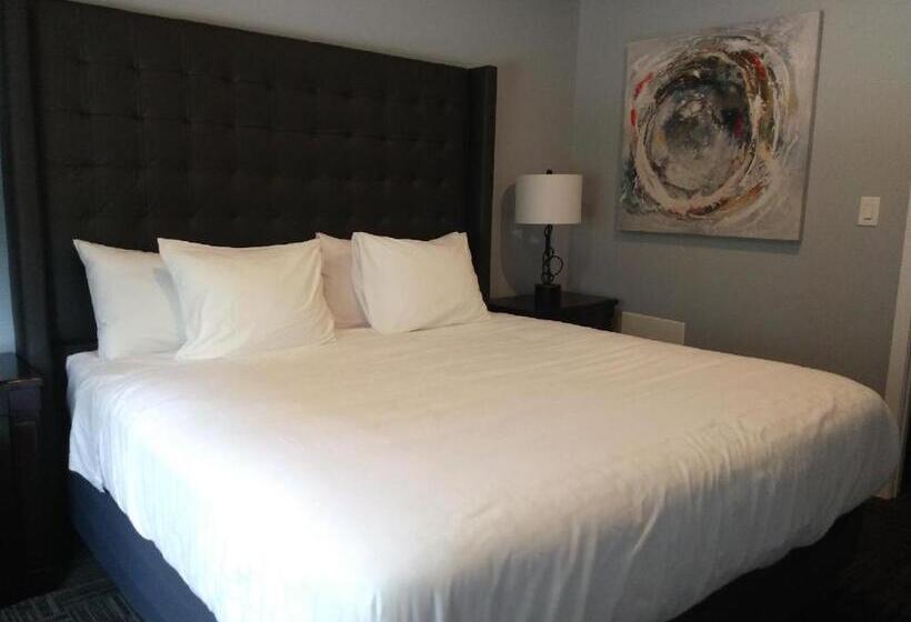 Люкс Кровать Кинг, Wasaga Riverdocks Hotel Suites