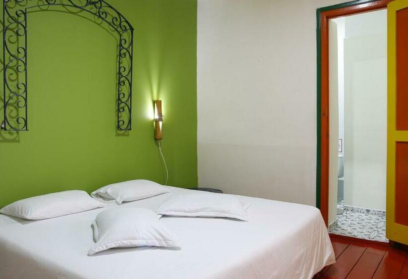 חדר דלוקס, Golden Frog Manizales