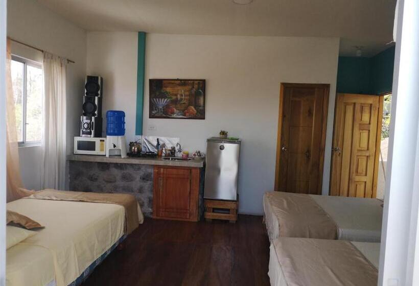 Quarto Triplo Estandar com Sacada, Cabañas Don Jorge
