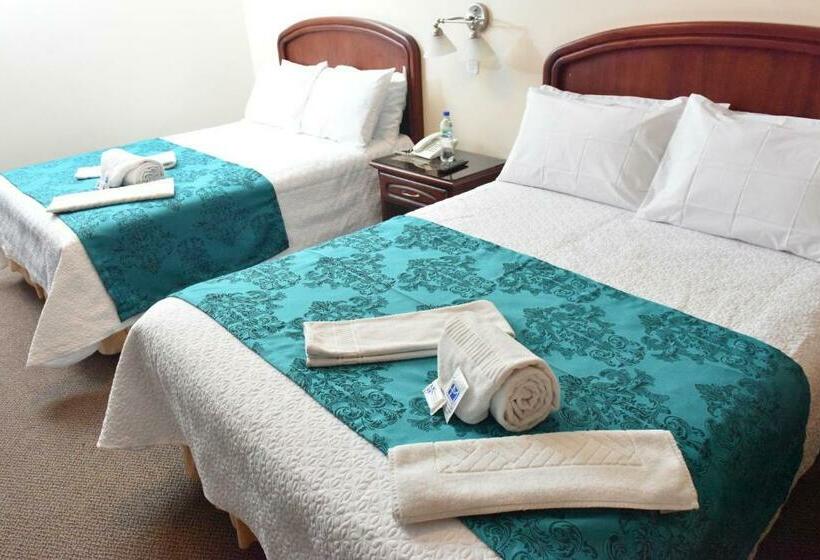 اتاق استاندارد سه نفره, Makroz