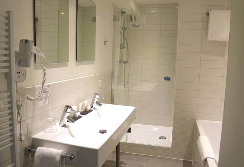 סוויטת ג'וניור, Saillant Hotel Maastricht City Centre   Auping Hotel Partner