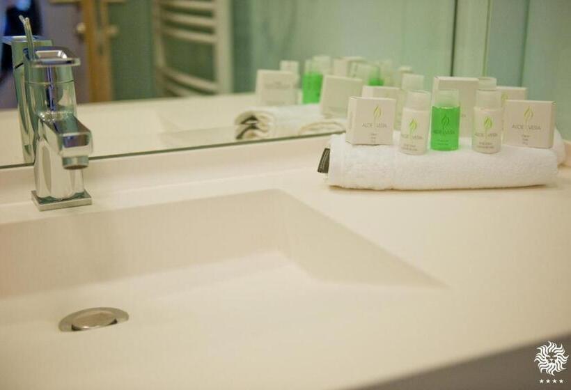 اتاق سوپریور, Leon & Spa