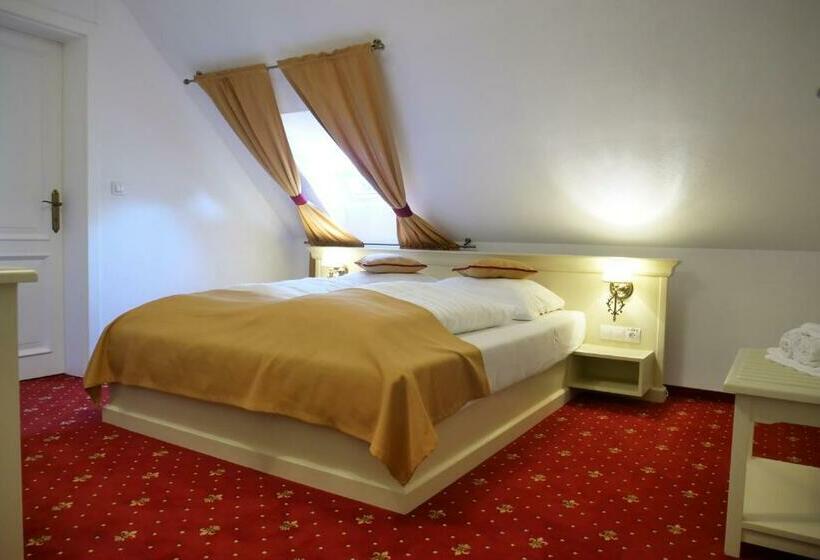 اتاق پنت هاوس, Palatul Brukenthal Avrig