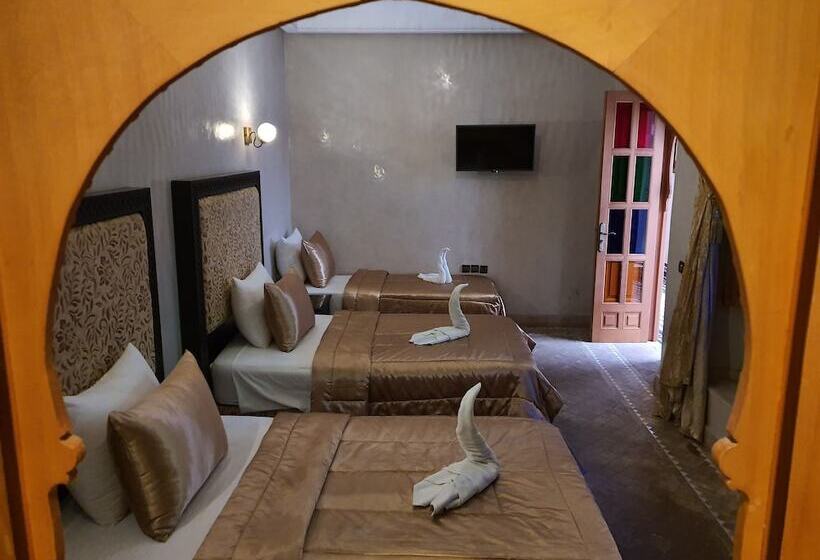 Habitación Triple Deluxe, Riad Zaki
