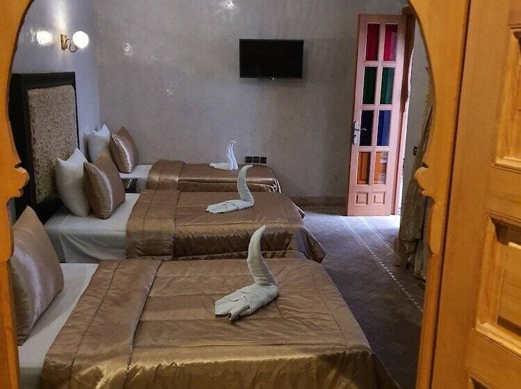 Habitación Triple Deluxe, Riad Zaki