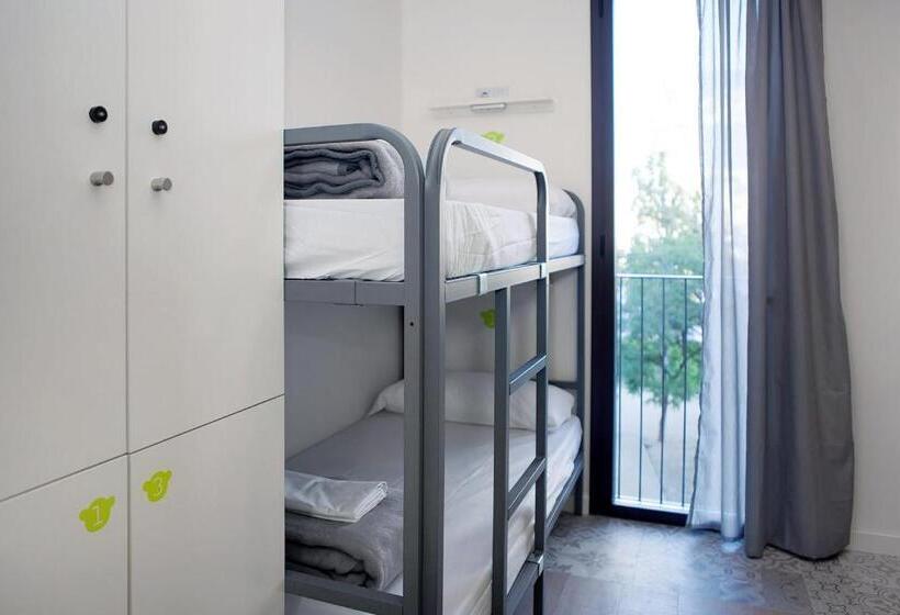 اتاق استاندارد, Meeting Point Hostels