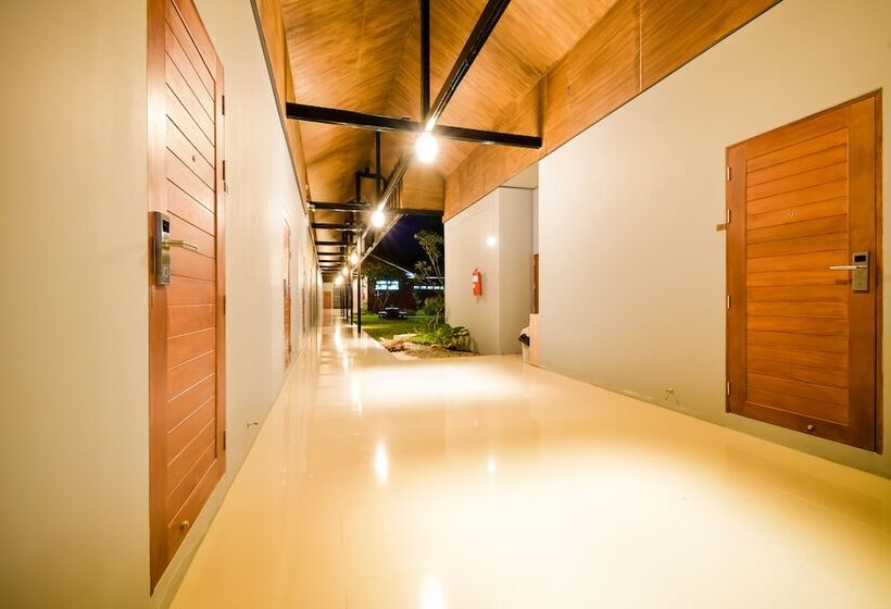 Кровать в Общей Комнате, Sirinsamui Boutique Hostel